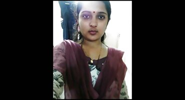 ভৃত্যের সাথে ভিডিও সেক্স ইংলিশ চোদাচুদি করার পর সেক্সি উপপত্নীর চিবুক থেকে বীর্য ঝুলছে