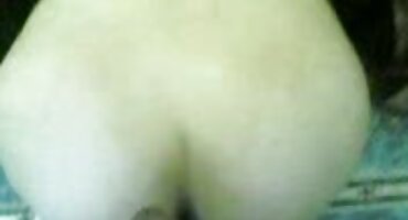 চিক একটি ওয়েবক্যাম কিনেছে এবং সেক্স ইংলিশ সেক্স ভিডিও ভগ ক্লোজ-আপে হস্তমৈথুন করে।