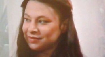 একটি টাইট পাছায় একটি ওয়ার্ম-আপ ডিলডো শেষ হওয়ার বাংলা ইংলিশ সেক্স ভিডিও পর ট্রান্স চিক।