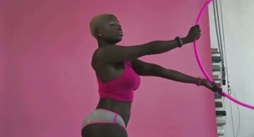 নগ্ন দাসীকে পরিষ্কার করতে এবং তাকে চোদা দেখতে ভিডিও সেক্স ইংলিশ চায়।