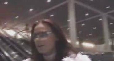 সোফায় রাশিয়ান নগ্ন ছানা তার হাতের সেক্স মুভি ইংলিশ ভিডিও তালু দিয়ে তার ভগ ম্যাসেজ করে এবং ঝাঁকুনি দেয়।