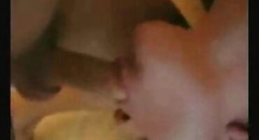 Busty MILF তার এইচডি ইংলিশ সেক্স ভিডিও মুখ ডবল পায়ু উপর প্রস্রাব পায়