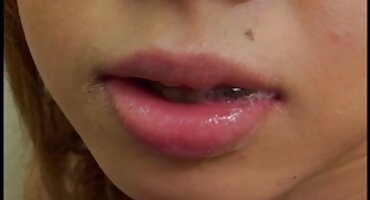 ছোট শর্টস হট ইংলিশ সেক্স ভিডিও পরা একটি কুত্তা টেলিমাস্টারকে চুষে ফেলে এবং তার সাথে চোদাচুদি করে।