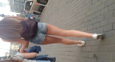 ছানাটি একটি ভিডিও সেক্স ইংলিশ বন্ধুর সাথে রাত কাটিয়েছে এবং সেখানে তার ভগতে একজন পুরুষের মোরগ পায়।