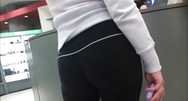 অপরিচিত শহরে ইংলিশ সেক্স ভিডিও হট অর্থ উপার্জনের জন্য মহিলাকে চুষতে হয়েছিল।