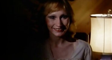 সে তার নগ্ন শরীর থেকে কম্বল খুলে গুদে হস্তমৈথুন নিউ ইংলিশ সেক্স ভিডিও করতে লাগলো