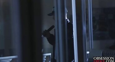 কুক্কুট তার পাছা একটি কর্ক সেক্স ভিডিও বিএফ ইংলিশ সঙ্গে fucked হয়