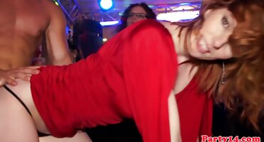 উল্কি সঙ্গে একটি সেক্স ভিডিও বিএফ ইংলিশ মোটা মহিলা একটি মোরগ চড়ে এবং একটি পুরুষের সঙ্গে cums