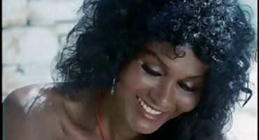 তিনটি সেরা বন্ধু একটি দুর্দান্ত ইংলিশ সেক্স ভিডিও ওপেন লেসবিয়ান সেক্স পার্টির আয়োজন করে।