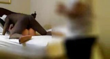 বাথরুমে ধূর্ত লোক একটি MILF fucked ইংলিশ হট সেক্স ভিডিও যখন তার বান্ধবী ঘুমাচ্ছিল