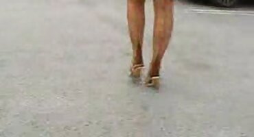 বাদামী কেশিক মহিলারা রসালো আকারের সাথে চুম্বনের পরে চুমুতে যান। সেক্স ইংলিশ ভিডিও