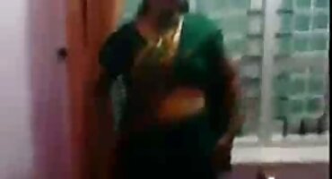 সরস লেসবিয়ান ছাত্ররা পড়াশুনার পরিবর্তে ইংলিশ ফুল সেক্স ভিডিও pussies চাটা