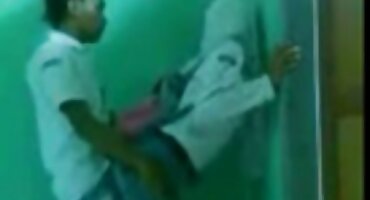 একটি দস্যু এবং দুই পুলিশ মহিলার ইউনিফর্মে ইংলিশ সেক্স ভিডিও সেক্স যৌনসঙ্গম