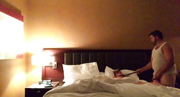 আকর্ষণীয় চেক মেয়েকে মুখ দেওয়া হয় ইংলিশ সেকস ভিডিও এবং অর্থের জন্য চোদা হয়।