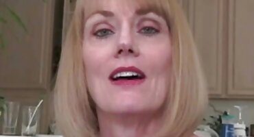 একটি সুন্দর স্বর্ণকেশী বেঁধে এবং হার্ড ইংলিশ ব্লু ফিল্ম সেক্স ভিডিও fucked