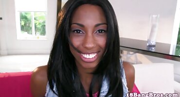 বড় boobs সঙ্গে একটি মহিলার কুড়ান এবং রুমে চমত্কারভাবে ইংলিশ ভিডিও সেক্স ভিডিও fucked