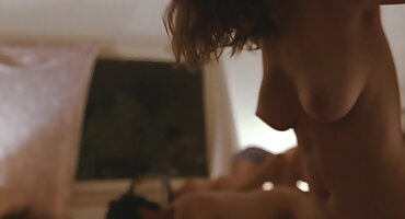 তিনি তার হলুদ leggings বন্ধ টানা এবং পাছা মধ্যে একটি বাংলা ইংলিশ সেক্স ভিডিও লোমশ ভগ সঙ্গে একটি মহিলা fucked