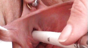 একটি বাদামী কেশিক মহিলা এবং একটি সুস্থ টাক পুরুষের ভিন্ন লিঙ্গ হট ইংলিশ সেক্স ভিডিও