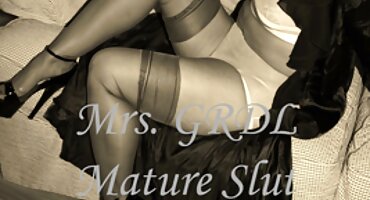 কিউট জাপানি মা ইংলিশ ভিডিও সেক্স বয়ফ্রেন্ডের সাথে সেক্স করতে চায়।