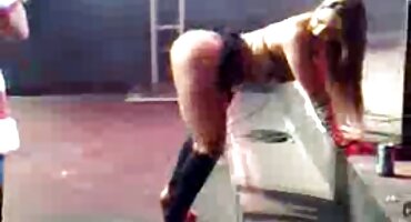 চর্মসার রাশিয়ান ইংলিশ সেক্স ভিডিও ডট কম মুরগি Kitana Ai একটি অশ্বপালনের সঙ্গে বিছানায় fucked পায়