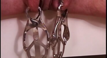 একটি বস্তী বেশ্যার সাথে একটি হত্যাকারীর যৌনসঙ্গম করার ইংলিশ ভিডিও সেক্স ভিডিও পরে, একটি সরস ব্লোজব লোকটির জন্য অপেক্ষা করছে।