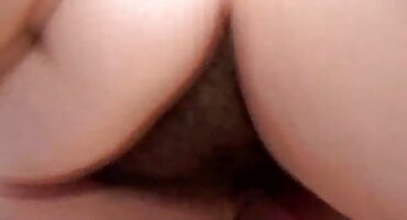 অলৌকিক কোঁকড়া হ্যান্ডজব ছানার উপর শুক্রাণুর ফোয়ারা দিয়ে ইংলিশ সেক্স ভিডিও পিকচার শেষ হয়েছে