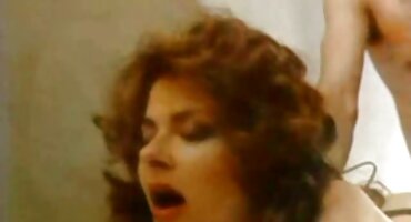 সে তার ইংলিশ সেক্স ভিডিও সাদা প্যান্টিহোজ নামিয়ে দিল এবং ডিলডো দিয়ে রাশিয়ান ভগকে খুশি করল।