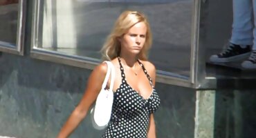 রাশিয়ান লোক তার সাথে গ্রুপ সেক্সের জন্য ইংলিশ ভিডিও সেক্স ভিডিও একটি বন্ধুকে দেখার জন্য আমন্ত্রণ জানিয়েছে।