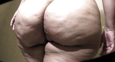 ছানা অফিসে বন্ধুর কাছে এসে লোকটিকে একজন বাধ্য দাস ইংলিশ থ্রি সেক্স ভিডিও বানিয়েছে।