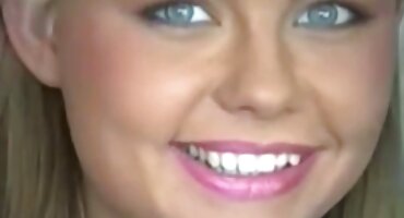 বড় boobs এবং একটি বুলডোজার সঙ্গে shemale একটি সাধারণ মেয়ে ইংলিশ ওপেন সেক্স ভিডিও fucks