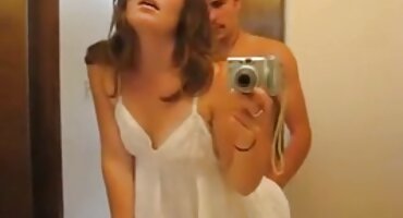 চর্মসার সৌন্দর্য শিকল এবং একটি ভাইব্রেটর সঙ্গে ইংলিশ ভিডিও সেক্স ভিডিও প্রচণ্ড উত্তেজনা আনা