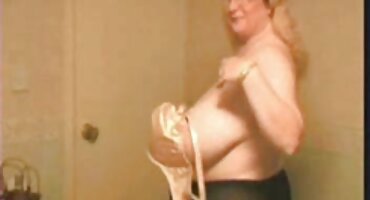 Busty ইংলিশ ভিডিও সেক্স আবর্জনা fucked কুকুর শৈলী এবং বড় boobs উপর jizzed