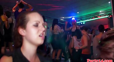 চিক এর ভগ মধ্যে সেক্স ইংলিশ ভিডিও কাম সঙ্গে রাশিয়ান যৌনসঙ্গম