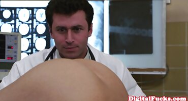 একটি চর্বি শ্যামাঙ্গিণী কুড়ান এবং বিভিন্ন অবস্থানে ইংলিশ সেক্স ভিডিও এইচডি fucked