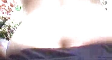 একজন পাতলা মহিলা তার নগ্ন হাত নিউ ইংলিশ সেক্স ভিডিও এবং একজন পুরুষের হাত দিয়ে হস্তমৈথুন থেকে কাতরাচ্ছেন